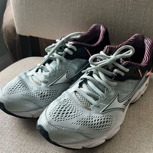Mizuno Wave Inspire 15